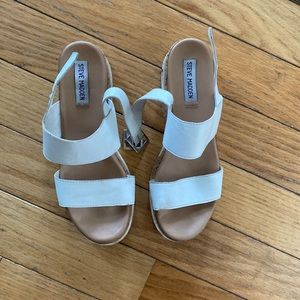 Steve Madden platform summer sandals and cleaning wipes